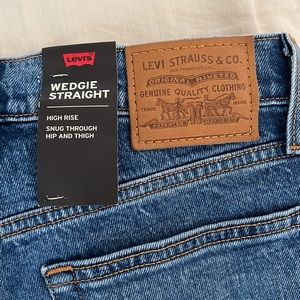 Levi’s wedgie straight jeans